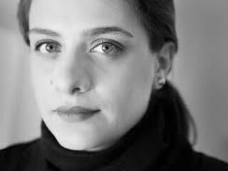 Aftab Darvishi. In muziek verklankt ze haar Iraanse wortels