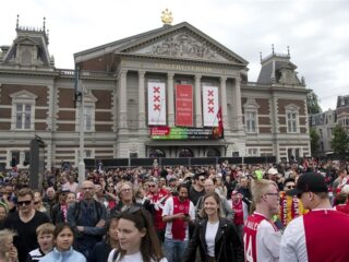 Speelt Ajax Mahler van het veld?