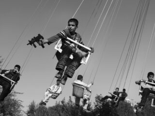 Vrouwen aan het front: waarom oorlogsfotografie geen mannenzaak is