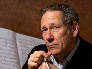 Dirigent Arie van Beek ontvangt hoge Franse onderscheiding