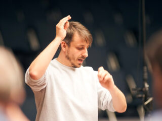 Maak kennis met chef-dirigent Benjamin Goodson