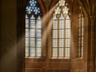 Hoe de stilte van het klooster onthaast