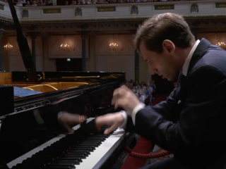 Boris Giltburg opent seizoen Het Zondagochtend Concert met Ravel