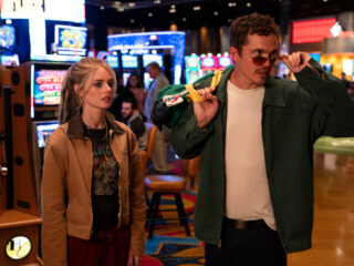 Deze muziek van Bobby Krlic hoor je in de thriller 'Eenie Meanie'