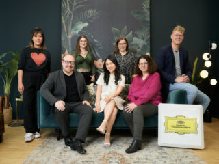 Instagram-ster Eunike Tanzil tekent bij Deutsche Grammophon