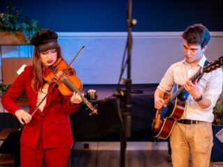 Ontmoet de finalisten van de Jonge Makers Prijs: muzikale ontdekkingsreizen en een wandelende violist