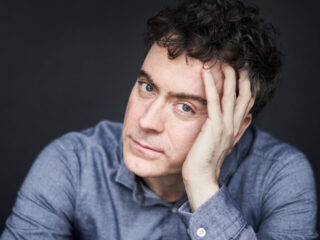 Maak kennis met pianist Paul Lewis, hoofdartiest van het Prinsengrachtconcert 2023