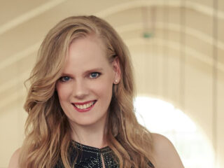 Simone Lamsma speelt Sibelius