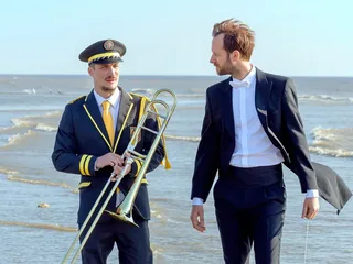 Deze muziek hoor je in de Franse comedy 'En Fanfare' (The Marching Band)