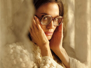 Stemmen Maria Callas en Angelina Jolie gemixt in nieuwe biopic: "Onvergeeflijk"