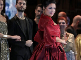 Operadiva Anna Netrebko ondanks protest op Berlijns podium