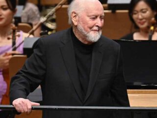 Componist John Williams ontvangt hoge Britse onderscheiding