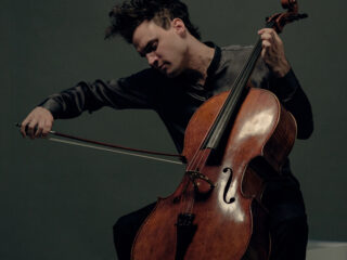 Leonard Elschenbroich speelt Elgars Celloconcert