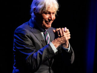 Cabaretier Paul van Vliet op 87-jarige leeftijd overleden