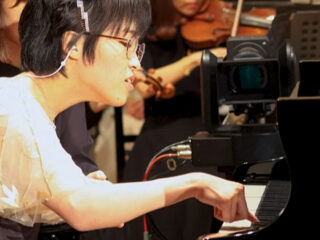 AI helpt mensen met een beperking piano spelen