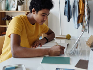 Efficiënt studeren: 4 tips van onderwijspsycholoog Martine Baars