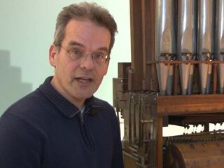 Reportage: het wonderlijke componium maakt muziek zonder in herhaling te vallen