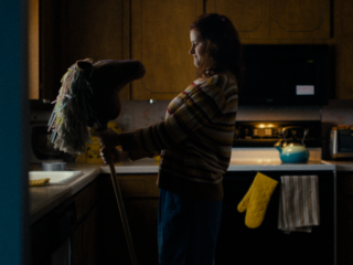 Deze muziek van Dan Romer hoor je in het komische drama 'Horsegirls'