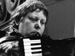Accordeonist Miny Dekkers overleden
