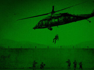 Deze muziek van Jasha Klebe hoor je in de documentaireserie 'American Manhunt: Osama bin Laden'