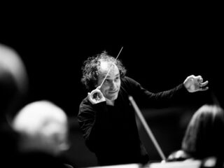 Dirigent Otto Tausk over 'Powder Her Face': 'Verbazingwekkend hoe gedetailleerd die partituur is'