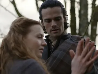 Deze muziek van Bear McCreary hoor je in seizoen 1 van 'Outlander: Blood of My Blood'