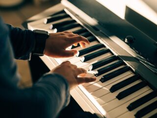 'Natuurlijk stond er in Huize Bach geen piano, maar dit klinkt schitterend'