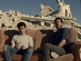 Deze muziek van Alex Baranowski hoor je het drama 'The Teacher'