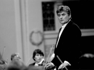 Vladimír Válek (1935-2025) dirigeerde het Frysk Orkest en nam alle Dvořák-symfonieën op