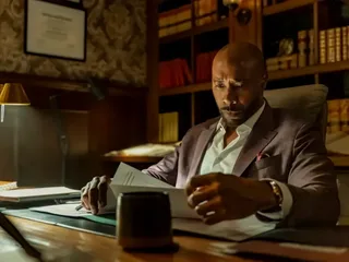 Paul Leonard-Morgan scoort CBS-drama 'Watson'