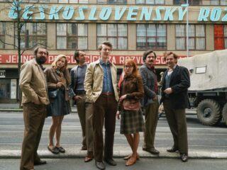 Welke muziek hoor je in de historische thriller 'Waves'?