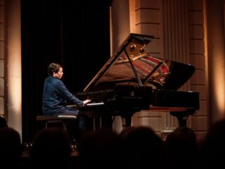 Pianist Liam Nassereddine (15) wint Concertgebouw Young Talent Award