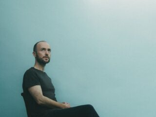 Componist Edmund Finnis wint Edison Klassiek in de categorie Neoklassiek