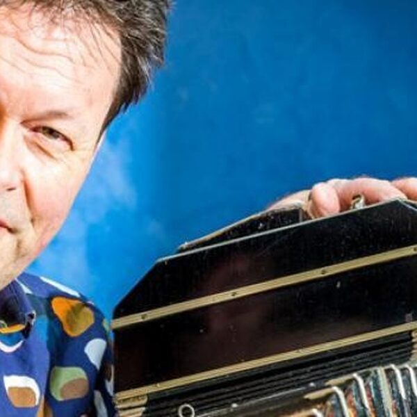 Carel Kraayenhof met tango's in orkestversie