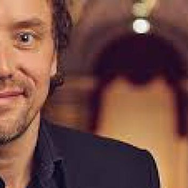 Dirigent Otto Tausk leidt zijn Phion