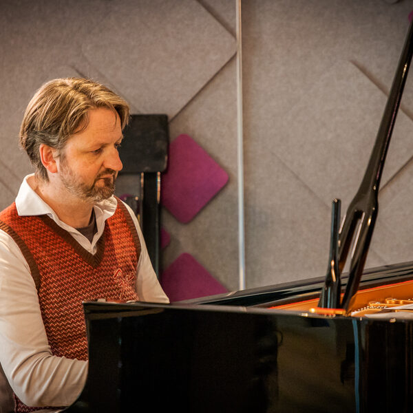 Up Close: Rembrandt Frerichs Trio