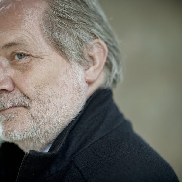 Radio Kamerorkest, Gesualdo Consort en Cappella Amsterdam o.l.v. Peter Eötvös