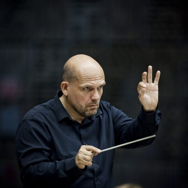 Jaap van Zweden dirigeert Brittens War Requiem