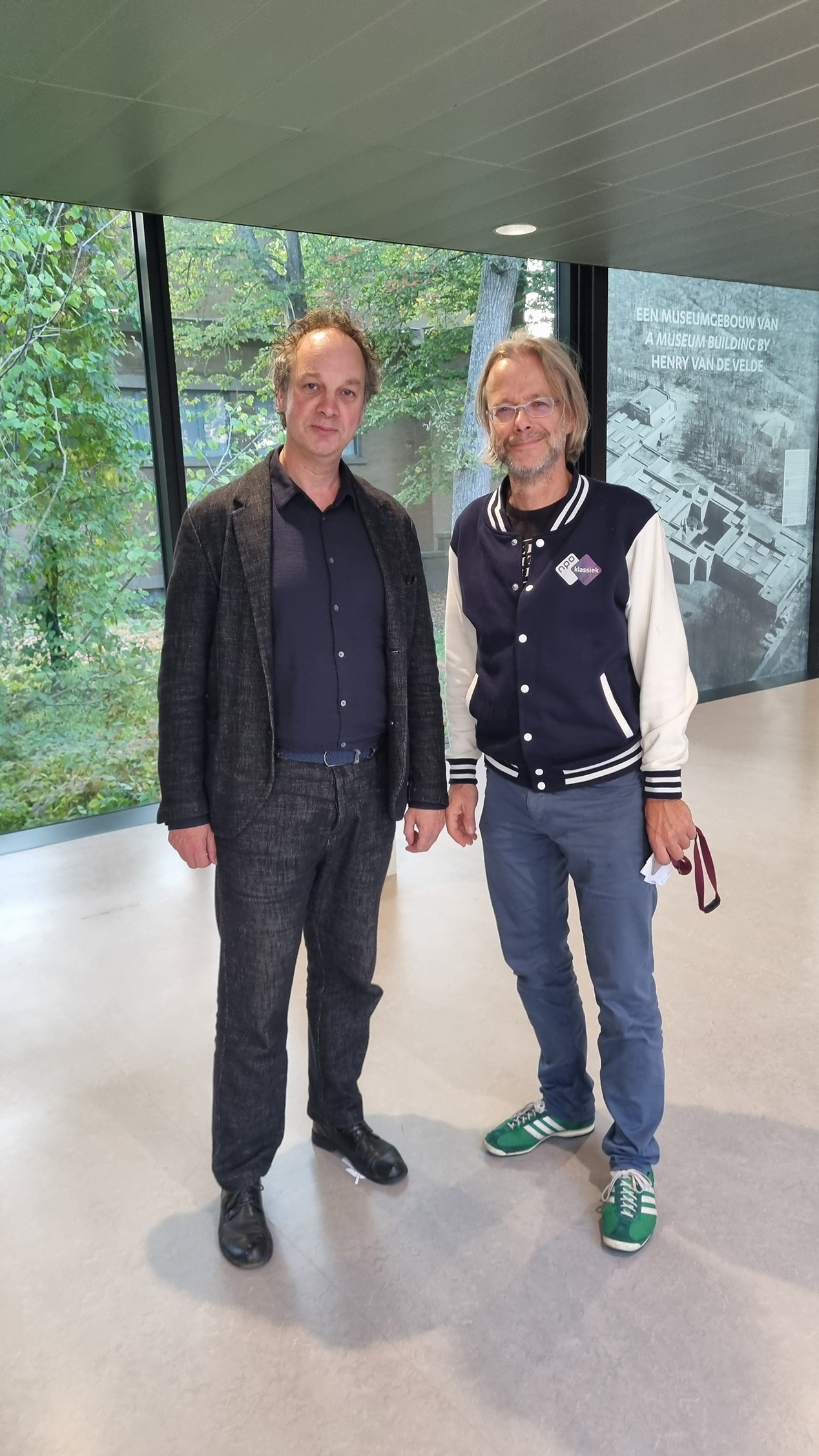 Benno Tempel, directeur van het Kröller-Muller Museum, op de foto met Hans Smit in het museum