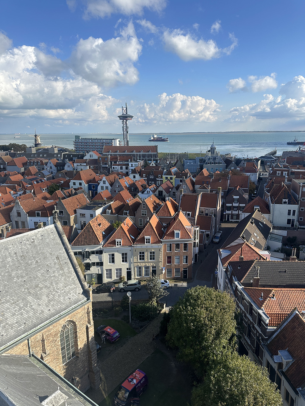 Het pittoreske uitzicht vanuit de toren van de Sint Jacobskerk in Vlissingen
