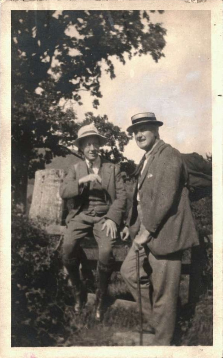Ralph Vaughan Williams samen met zijn vriend en collega Gustav Holst tijdens één van hun 'velddagen'