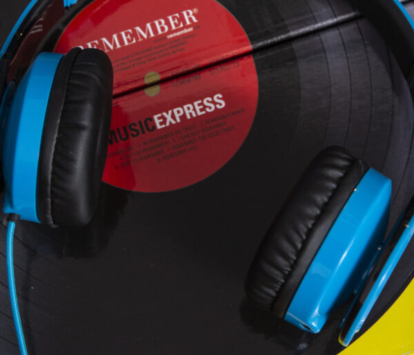 Luister alle uren terug