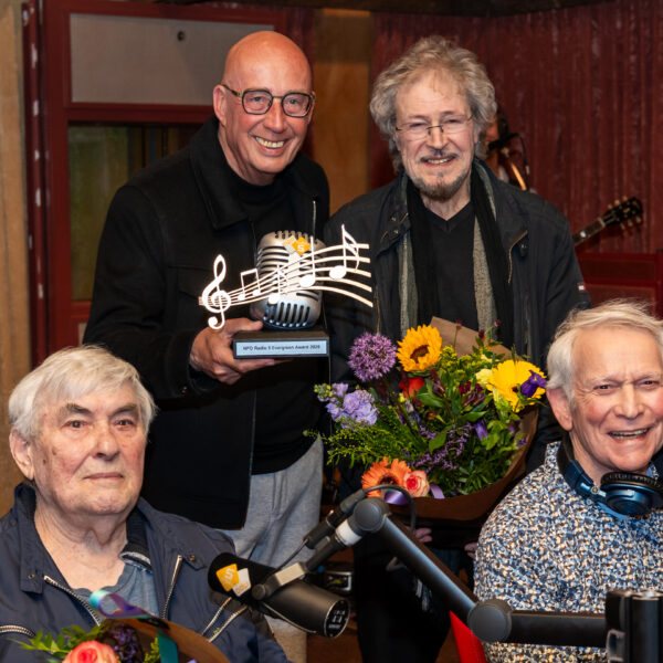 The Cats ontvangt NPO Radio 5 Evergreen Award