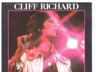 Het verhaal achter 'We Don't Talk Anymore' van Cliff Richard
