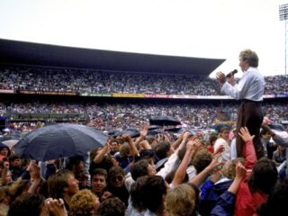 Zandzakken voor de deur: 40 jaar Los Vast Kuipspektakel in Wekker-Wakker-Weekend!