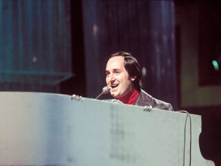 Zanger, liedjesschrijver Neil Sedaka (86) overleden