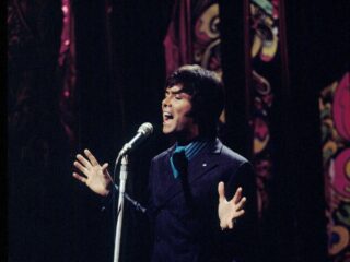 Het verhaal achter 'Power To All Our Friends'