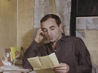 Les Comediens van Aznavour: Vrolijkheid en melancholie