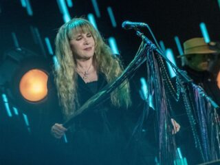 Stevie Nicks pakt op nieuwe single gevoelig thema aan