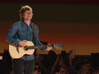 Politie trekt stekker uit straatoptreden Ed Sheeran: 'En we hadden gewoon toestemming'